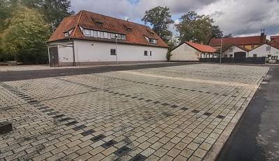 Parkplatz am Rathaus c3f894ce6dcf5efda6c3324281930