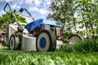 lawn mower 384589 1280