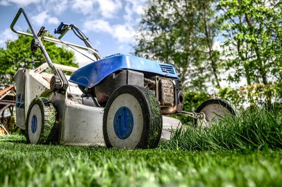 lawn mower 384589 1280