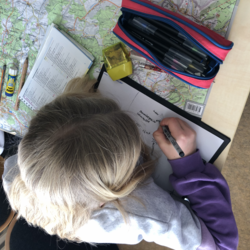 Projekttag der Grundschule zum Thema Karten projekttag