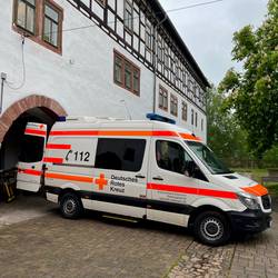 Rettungswagen im Schloss 2