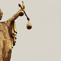 Justicia © NoName13 auf Pixabay justitia von noname13 auf pixabay