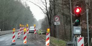 Jetzt regelt eine Ampel die halbseitige Sperrung an der Trasse ©Daniel Steffan trasseampelregelung