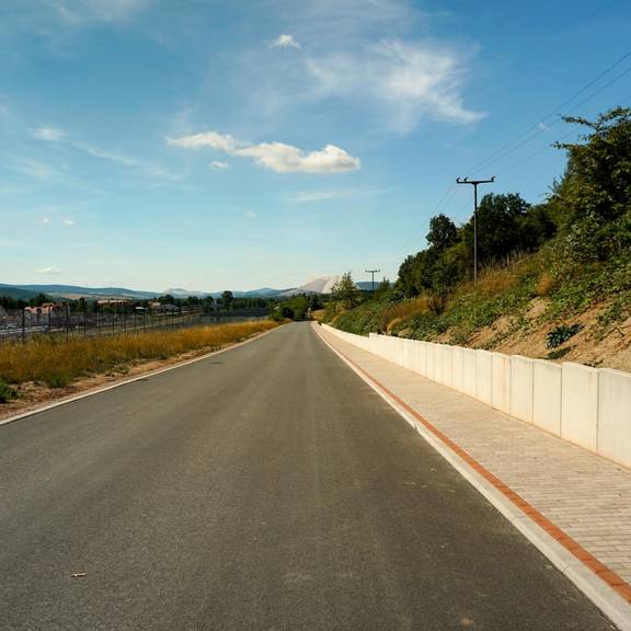 Erschließungsstraße Oberhalb der Bahn nach Westen © K. Hartung