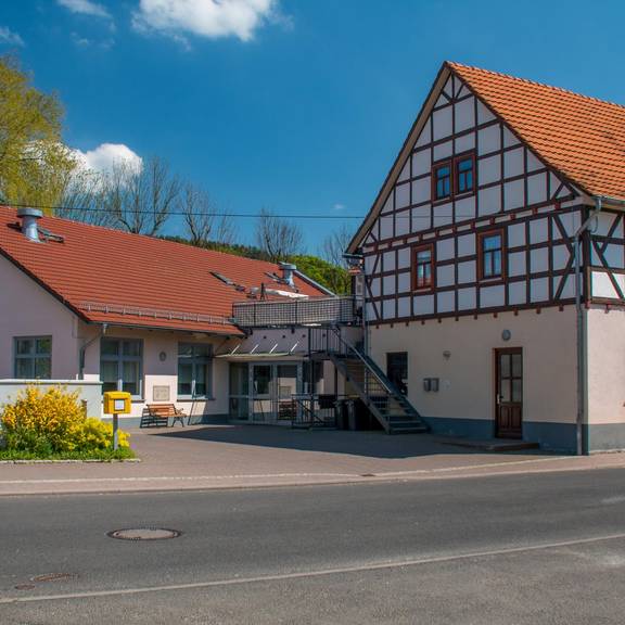 Dorfgemeinschaftshaus "Löwensaal" im Zentrum Lauchrödens © Karen Hartung DorfgemeinschaftshausLauchröden05 2016KH