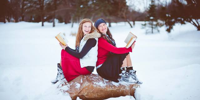 Winterzeit - Lesezeit ©StockSnap auf pixabay people g2a4794e3d 1920