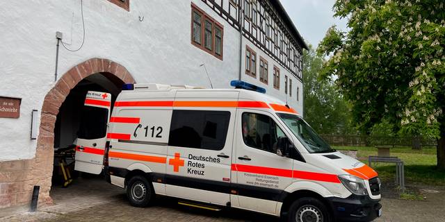 Rettungswagen im Schloss 2