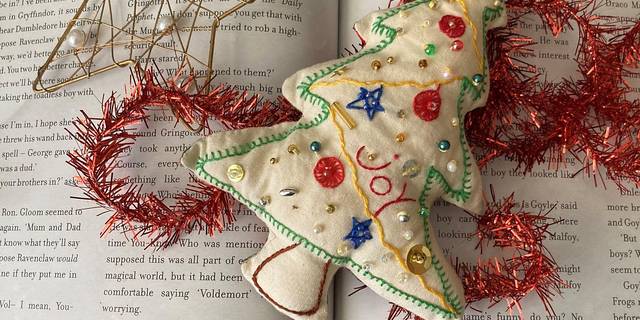 Weihnachten ©Kaffles auf pixabay book g9db05507b 1920