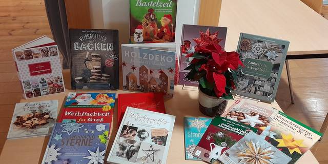 Weihnachtsbüchertisch ©Bibliothek in Marksuhl weihnachtstisch1